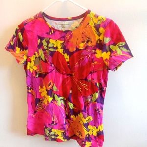 Flower shirt Basic Tee